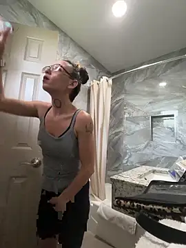 Snapshot of JerseyGem chatting on October 19, 2025, 8:33 pm JerseyGem online show from October 19, 2025, 8:33 pm