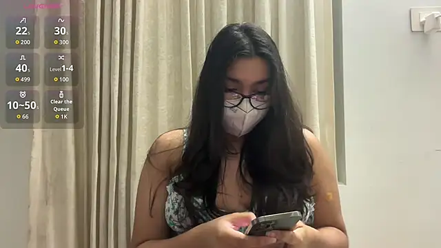 Snapshot of oviyakalra chatting on September 23, 2025, 1:56 am oviyakalra online show from September 23, 2025, 1:56 am