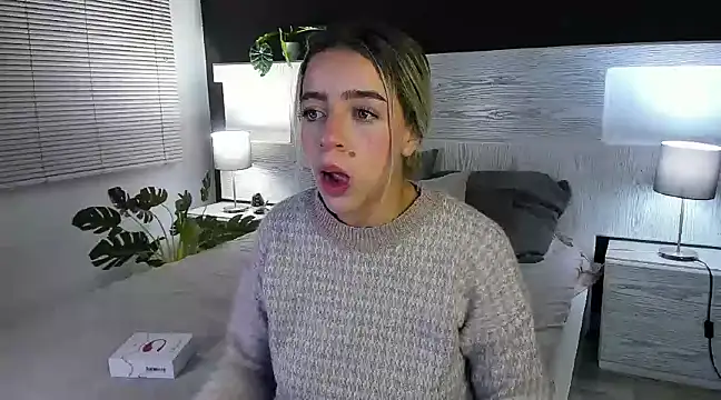 Zhaavia online show from March 15, 2025, 10:13 am