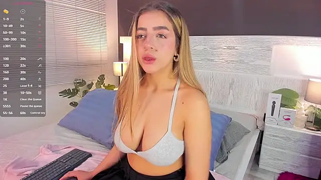 Zhaavia online show from September 11, 2025, 11:32 am