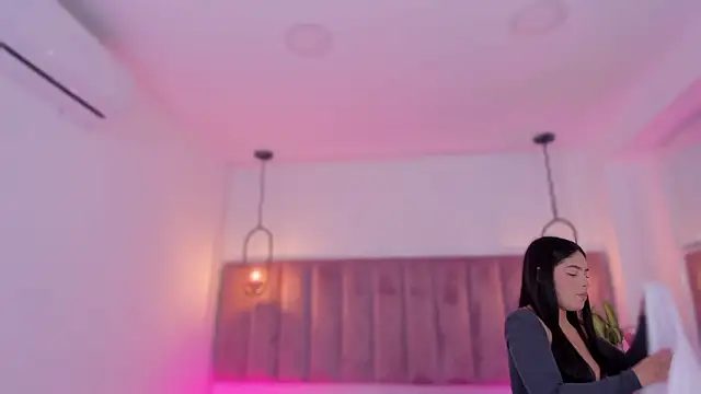 Snapshot of Haily_b chatting on February 24, 2026, 8:10 pm Haily b online show from February 24, 2026, 8:10 pm