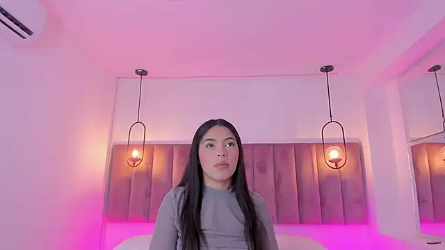 Snapshot of Haily_b chatting on February 6, 2026, 8:38 pm Haily b online show from February 6, 2026, 8:38 pm