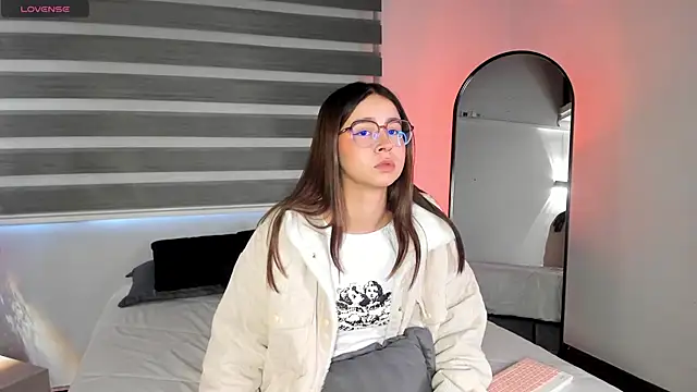 Snapshot of sweet_obsession__ chatting on November 5, 2025, 7:50 pm sweet obsession online show from November 5, 2025, 7:50 pm