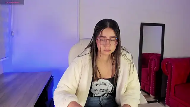 Snapshot of sweet_obsession__ chatting on October 13, 2025, 1:45 pm sweet obsession online show from October 13, 2025, 1:45 pm