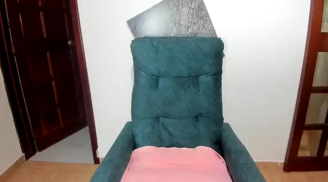 Snapshot of AnnaPerez_ chatting on March 3, 2025, 12:28 pm AnnaPerez  online show from March 3, 2025, 12:28 pm