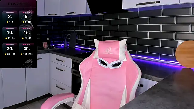 EmmaVictori1 online show from October 13, 2025, 6:59 am