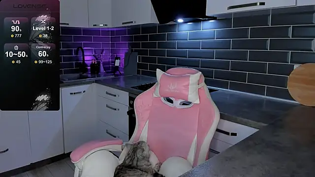 EmmaVictori1 online show from April 13, 2026, 5:44 am