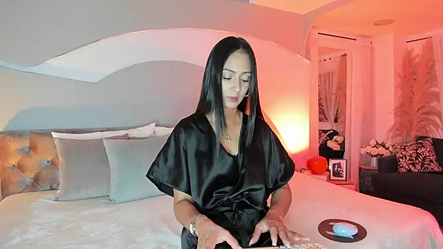 Elizabeth clark  online show from January 15, 2026, 7:39 pm