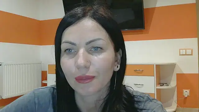 MystaLuuna online show from March 18, 2025, 6:28 pm