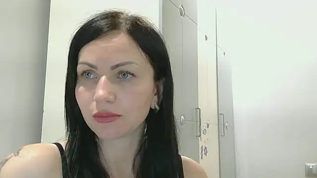 MystaLuuna online show from March 7, 2025, 5:06 pm