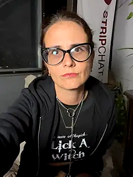 Snapshot of NataKitten chatting on September 17, 2025, 5:37 pm NataKitten online show from September 17, 2025, 5:37 pm