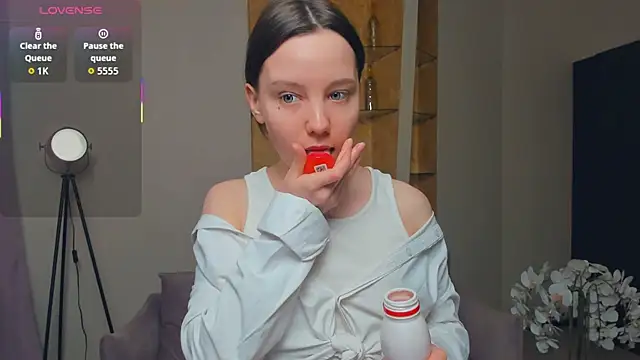 EdinaCordner online show from October 17, 2025, 10:18 am