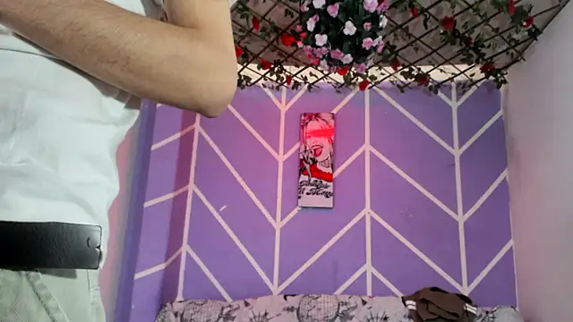 Snapshot of Maxxi_hot23 chatting on September 19, 2025, 8:02 pm Maxxi hot23 online show from September 19, 2025, 8:02 pm