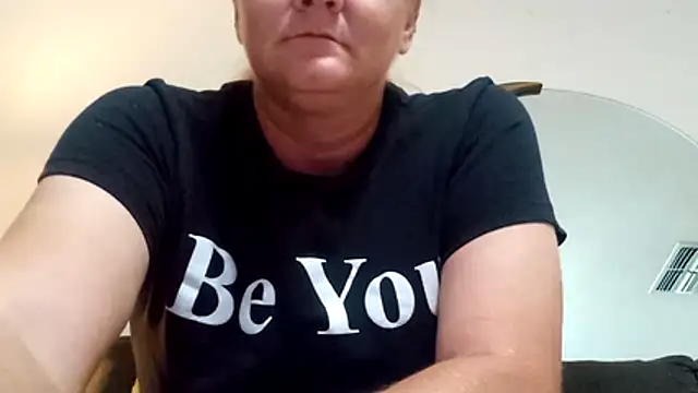 Snapshot of wetnwildforyou chatting on October 26, 2025, 5:46 pm wetnwildforyou online show from October 26, 2025, 5:46 pm