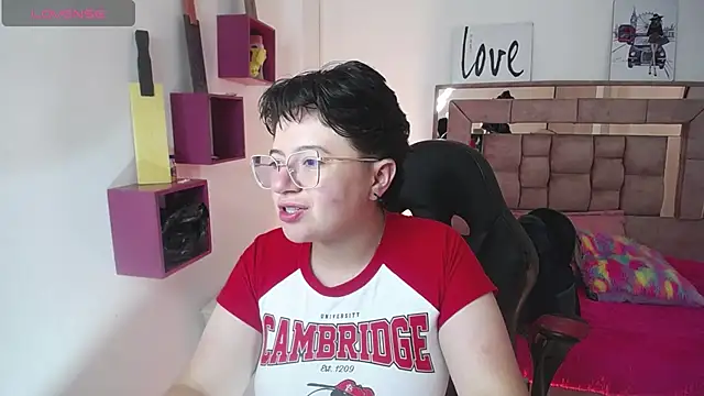 Snapshot of safyka chatting on September 30, 2025, 12:38 am safyka online show from September 30, 2025, 12:38 am