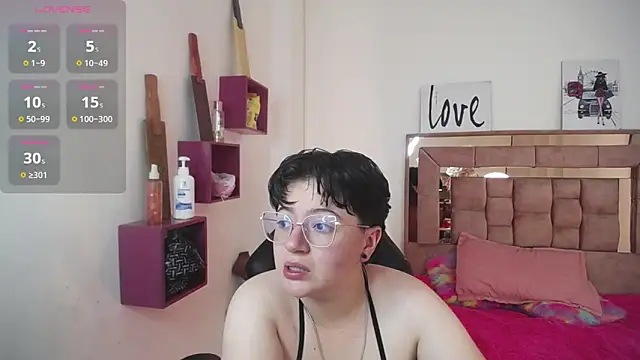 Snapshot of safyka chatting on October 3, 2025, 2:26 am safyka online show from October 3, 2025, 2:26 am