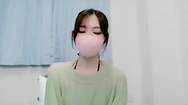 Snapshot of NANA_7 chatting on December 17, 2025, 1:32 am NANA 7 online show from December 17, 2025, 1:32 am