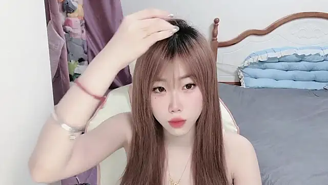 vivian-vv online show from September 13, 2025, 2:28 pm