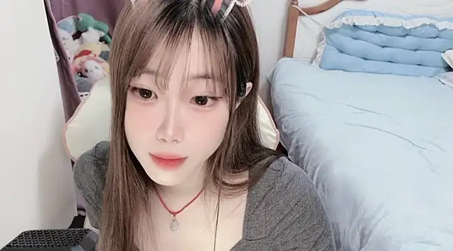 vivian-vv online show from March 5, 2025, 11:27 pm