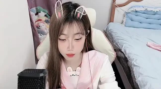 vivian-vv online show from March 2, 2025, 10:34 pm