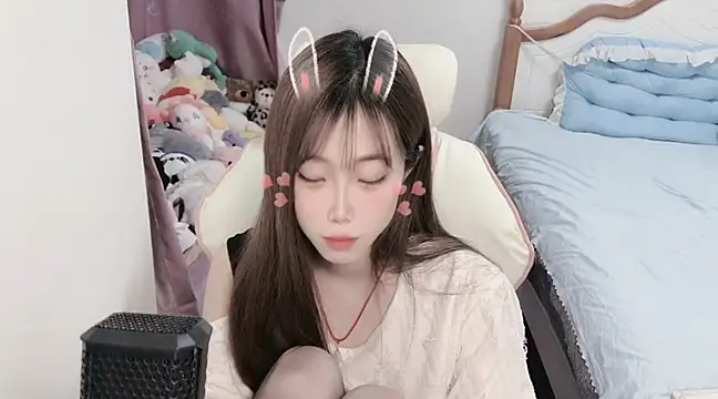 vivian-vv online show from March 3, 2025, 9:26 pm