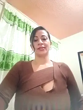 Snapshot of SamanthaLuz chatting on March 12, 2025, 5:02 am SamanthaLuz online show from March 12, 2025, 5:02 am
