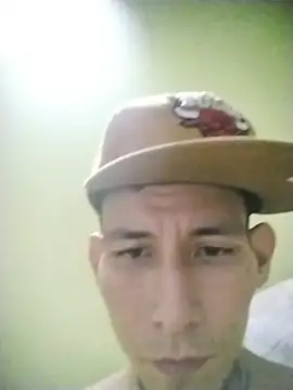 Snapshot of averno777 chatting on June 8, 2026, 8:48 am averno777 online show from June 8, 2026, 8:48 am