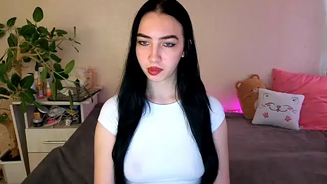 WildKittenX  online show from June 4, 2026, 4:17 am