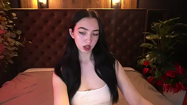 WildKittenX  online show from April 17, 2026, 5:43 am