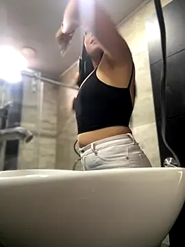 Mila LS online show from October 10, 2025, 1:01 pm