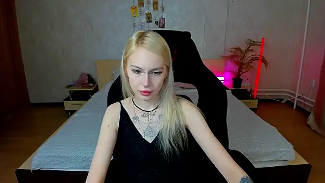Melanie Mason online show from March 9, 2025, 1:04 am