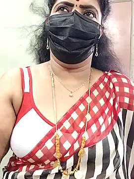 Snapshot of abinaya26 chatting on September 18, 2025, 6:05 am abinaya26 online show from September 18, 2025, 6:05 am