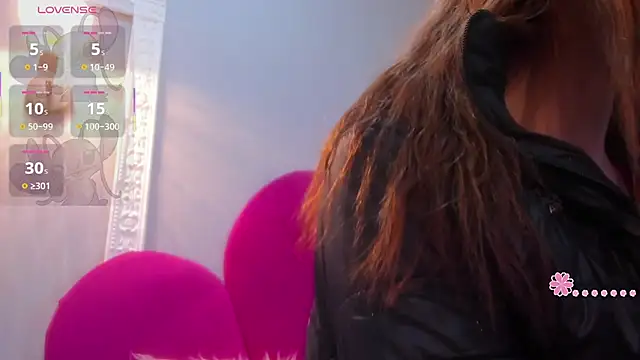 Bonniie 22 online show from December 1, 2025, 1:56 pm