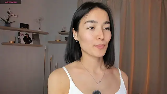 RanelDiva online show from December 16, 2025, 8:51 am