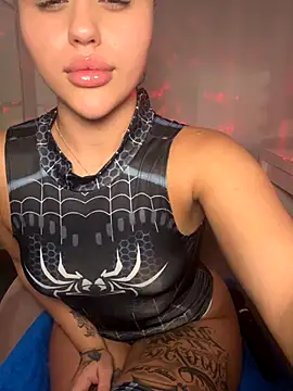 Snapshot of milabigassxoxo chatting on October 21, 2025, 5:45 pm milabigassxoxo online show from October 21, 2025, 5:45 pm