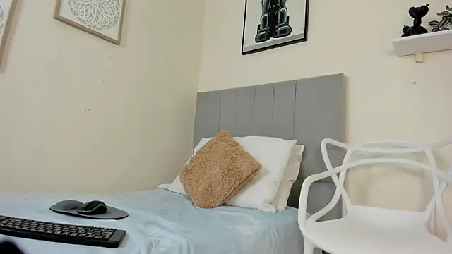 Snapshot of mary_cute9 chatting on January 16, 2026, 12:20 pm mary cute9 online show from January 16, 2026, 12:20 pm