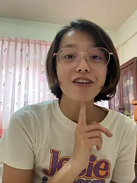 ladypaggy online show from March 9, 2026, 5:44 am