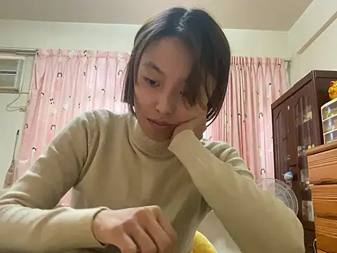 ladypaggy online show from March 19, 2025, 8:23 am