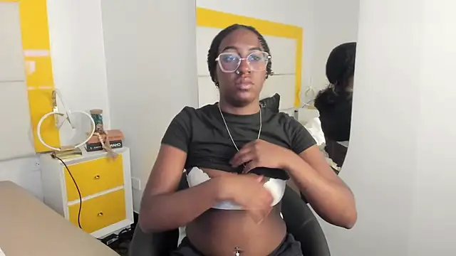 Qeen blackk online show from March 26, 2026, 5:33 pm