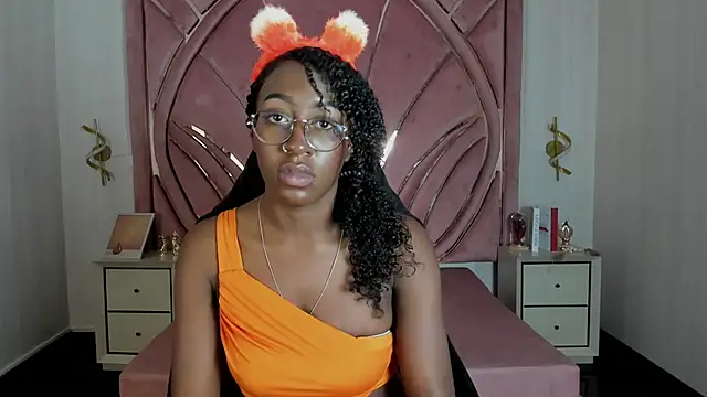 Qeen blackk online show from October 17, 2025, 8:43 pm