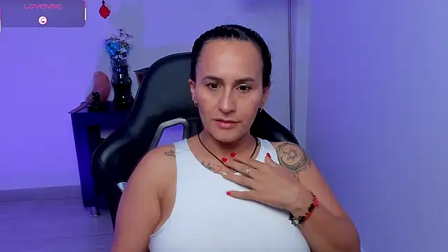 Sara Charmy online show from June 6, 2026, 10:37 pm