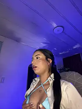 i sabella 25 online show from April 18, 2026, 5:43 am