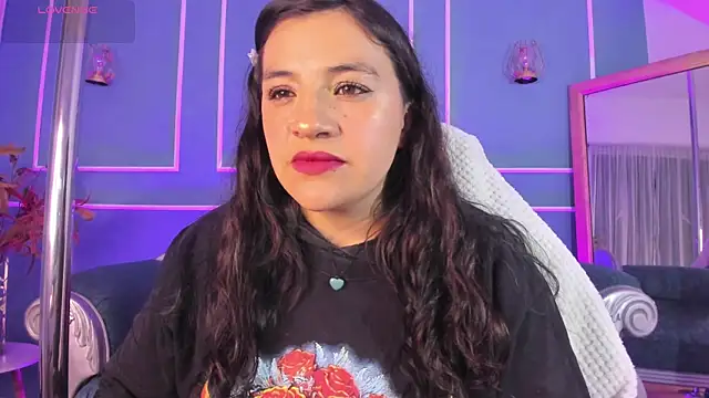 Snapshot of TaraTaylorr chatting on September 27, 2025, 2:28 am TaraTaylorr online show from September 27, 2025, 2:28 am