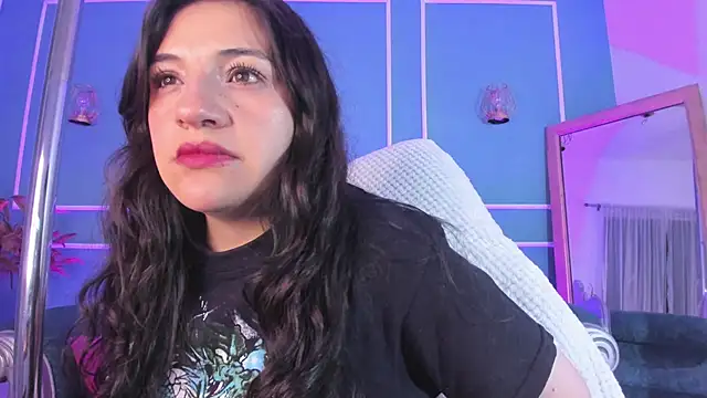 Snapshot of TaraTaylorr chatting on October 9, 2025, 3:07 am TaraTaylorr online show from October 9, 2025, 3:07 am