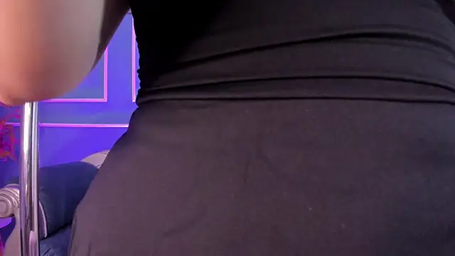 Snapshot of TaraTaylorr chatting on September 29, 2025, 3:46 am TaraTaylorr online show from September 29, 2025, 3:46 am