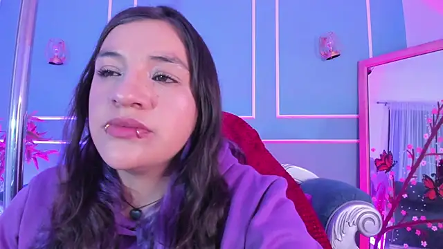 Snapshot of TaraTaylorr chatting on February 13, 2026, 4:23 am TaraTaylorr online show from February 13, 2026, 4:23 am