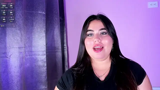 Snapshot of MadissonLee__ chatting on October 8, 2025, 7:14 pm MadissonLee   online show from October 8, 2025, 7:14 pm