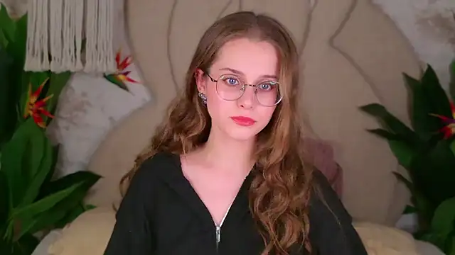 Snapshot of RileyMimicho chatting on October 20, 2025, 9:26 pm RileyMimicho online show from October 20, 2025, 9:26 pm