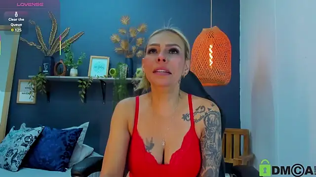 Snapshot of yessila_parker chatting on October 31, 2025, 1:57 am yessila parker online show from October 31, 2025, 1:57 am