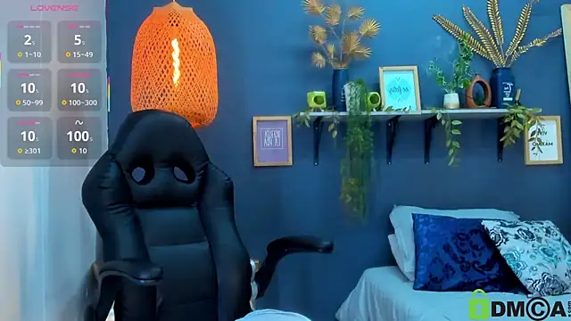 Snapshot of yessila_parker chatting on October 18, 2025, 2:35 am yessila parker online show from October 18, 2025, 2:35 am